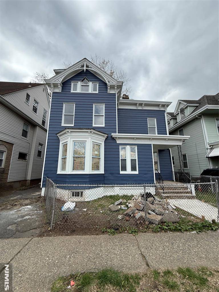 East Orange, NJ 07018,15 Winthrop TER