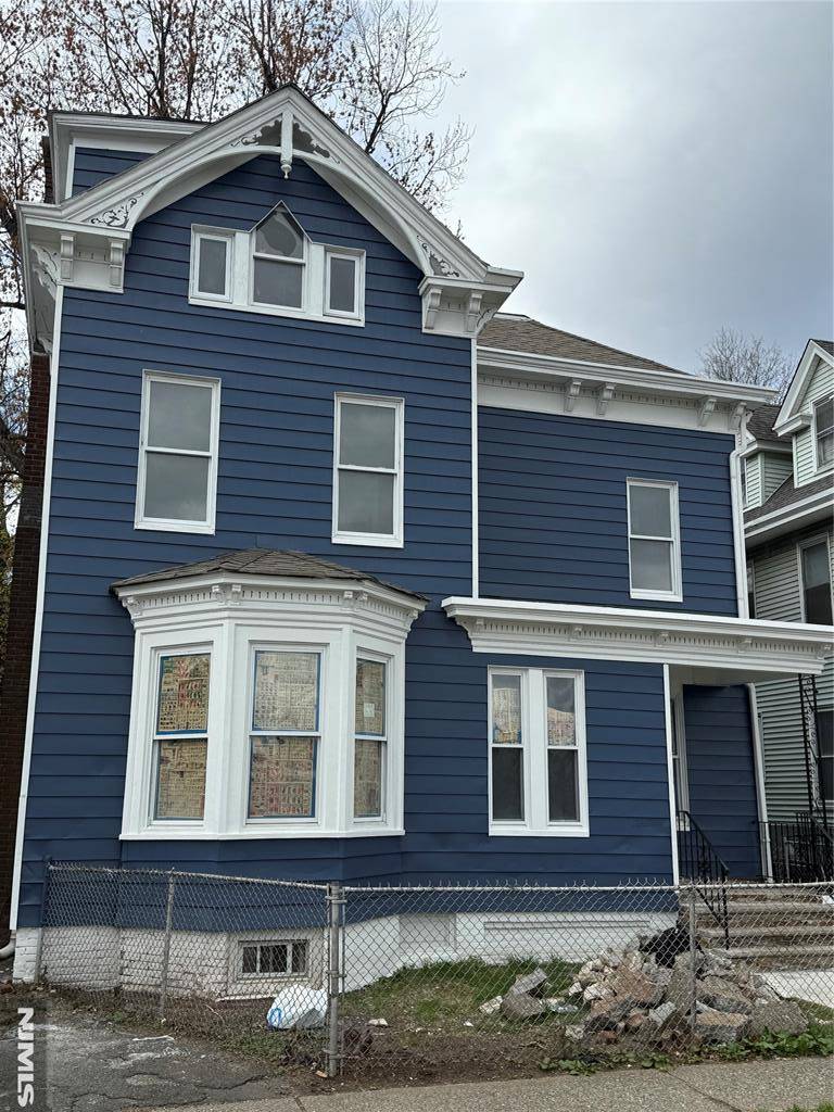East Orange, NJ 07018,15 Winthrop TER