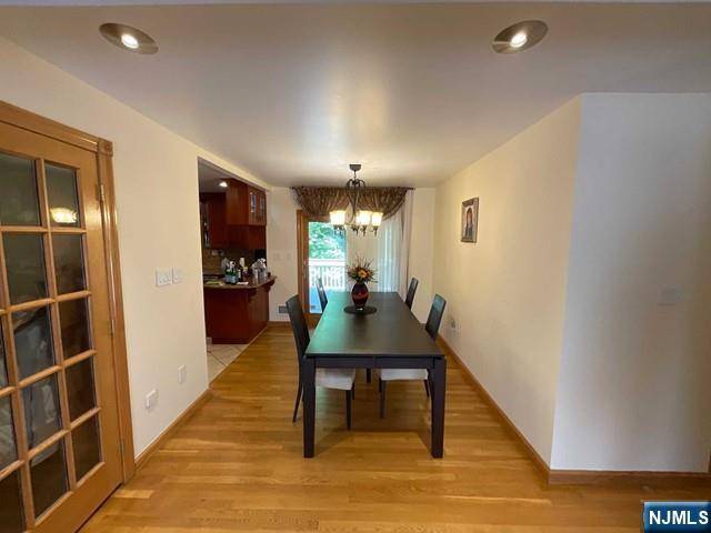 Fair Lawn, NJ 07410,39-05 Knott TER