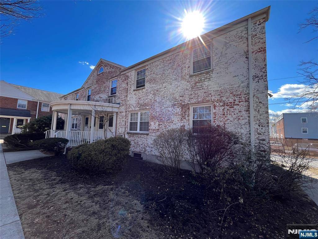 Rutherford, NJ 07070,47 Clark CT #60