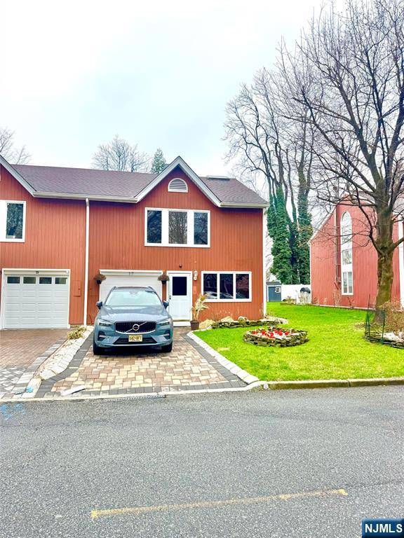 Englewood, NJ 07631,17 Devika DR