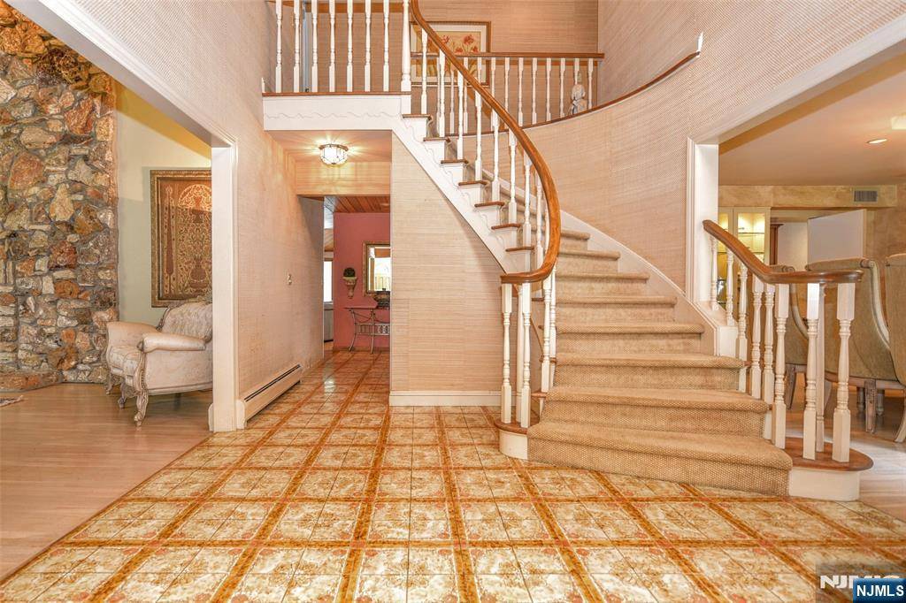 Saddle River, NJ 07458,40 Mohegan TRL