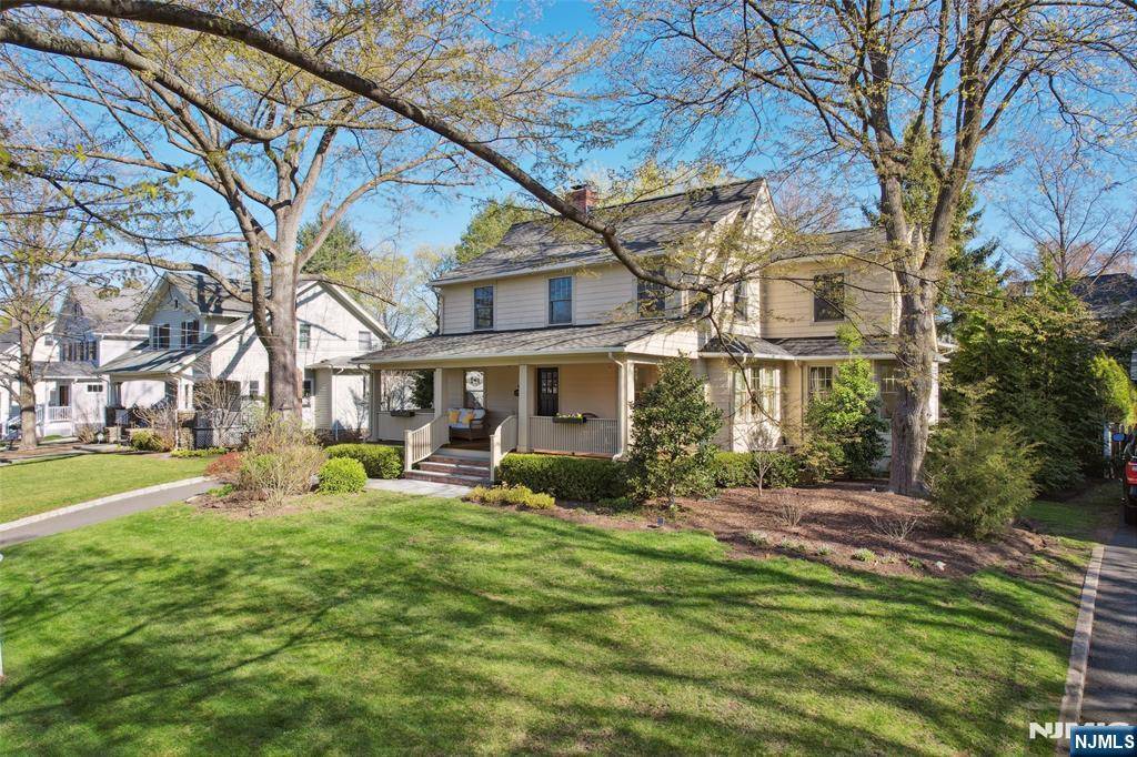 Ridgewood, NJ 07450,435 Overbrook RD
