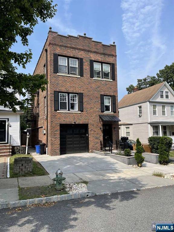 Montclair, NJ 07042,43 Pleasant WAY