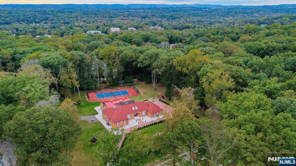 Saddle River, NJ 07458,91 Chestnut Ridge RD
