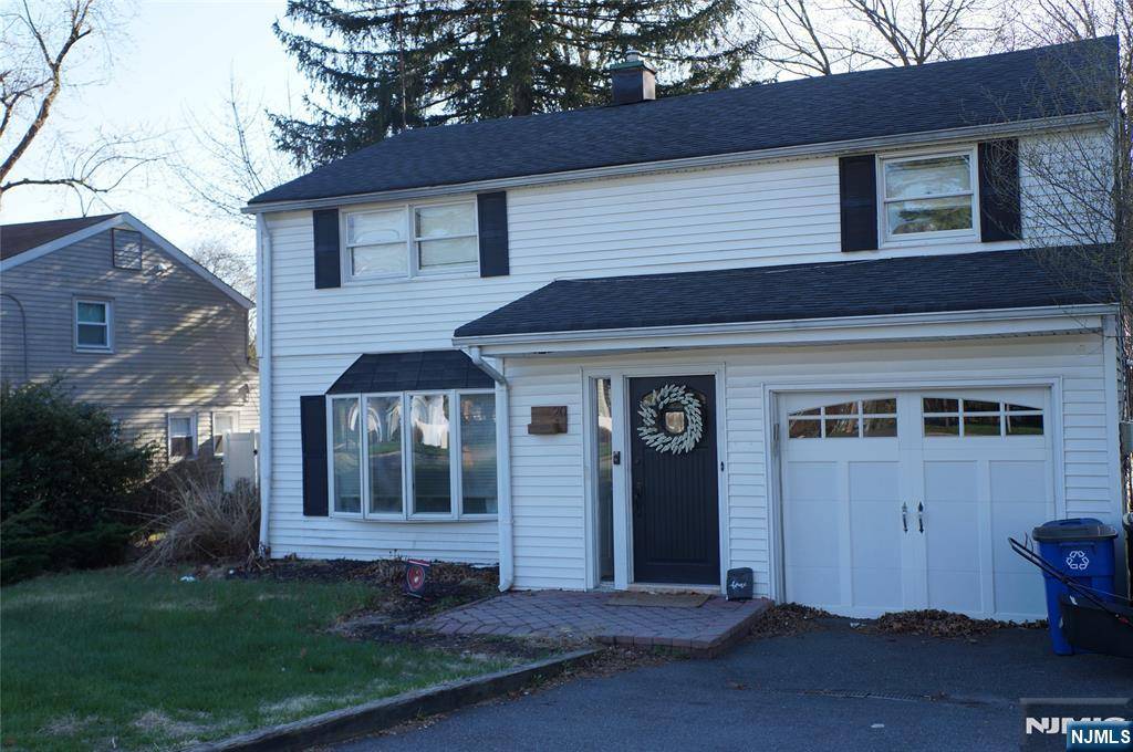 Waldwick, NJ 07463,20 W Saddle River RD