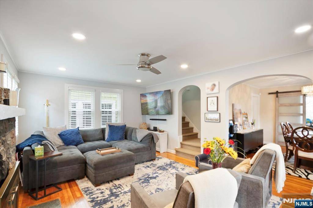 West Orange, NJ 07052,44 Oakridge RD