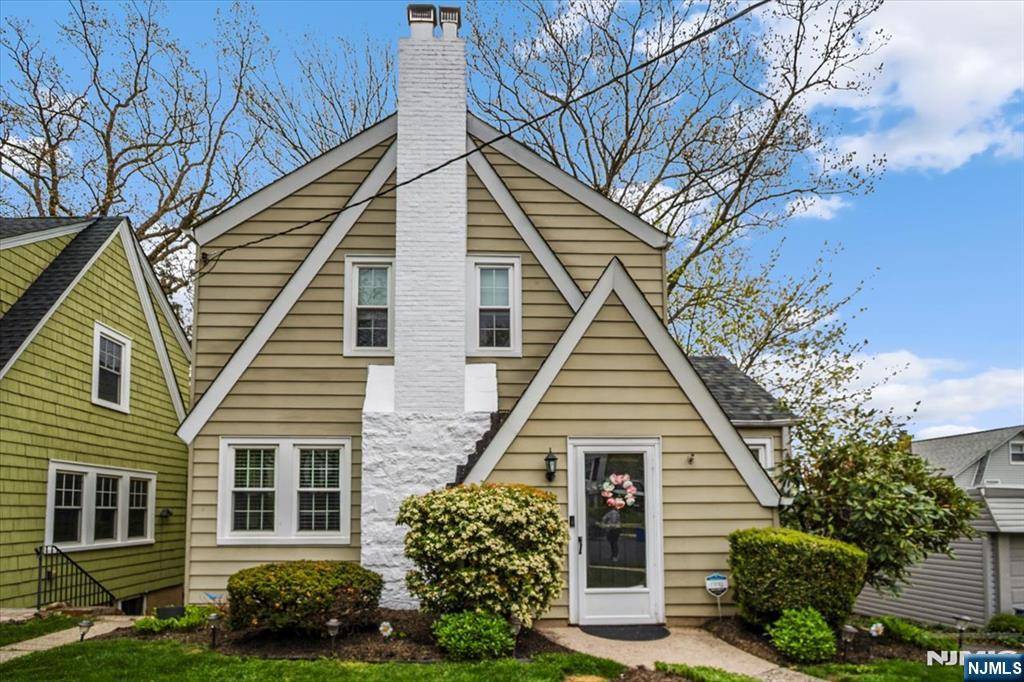 West Orange, NJ 07052,44 Oakridge RD