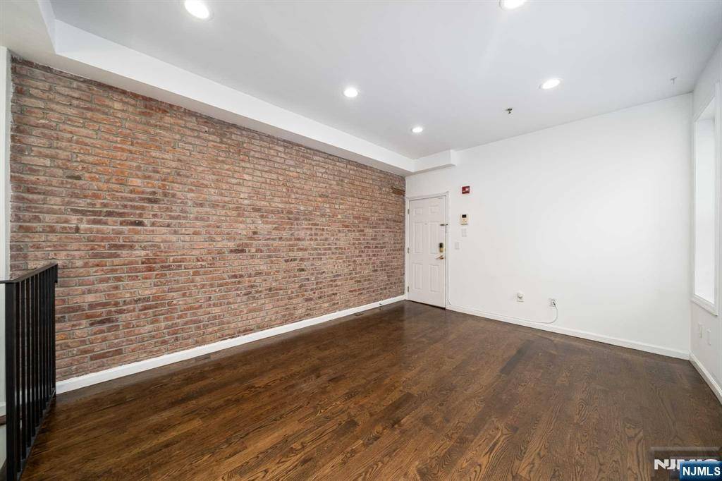 Jersey City, NJ 07307,42-44 Prospect ST #1C/103