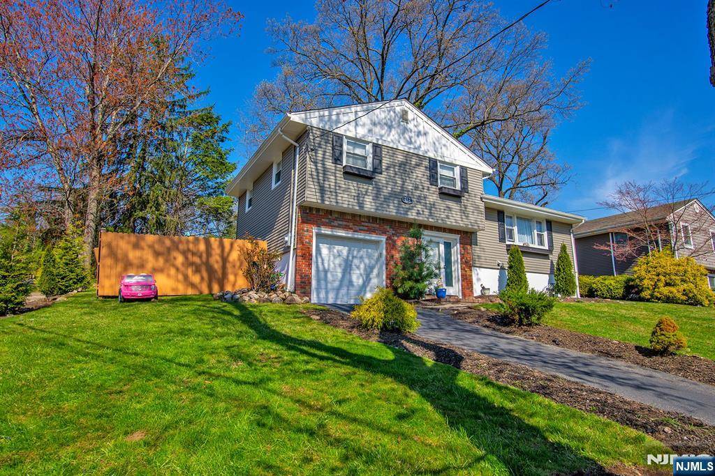 Emerson, NJ 07630,212 Hasbrouck AVE