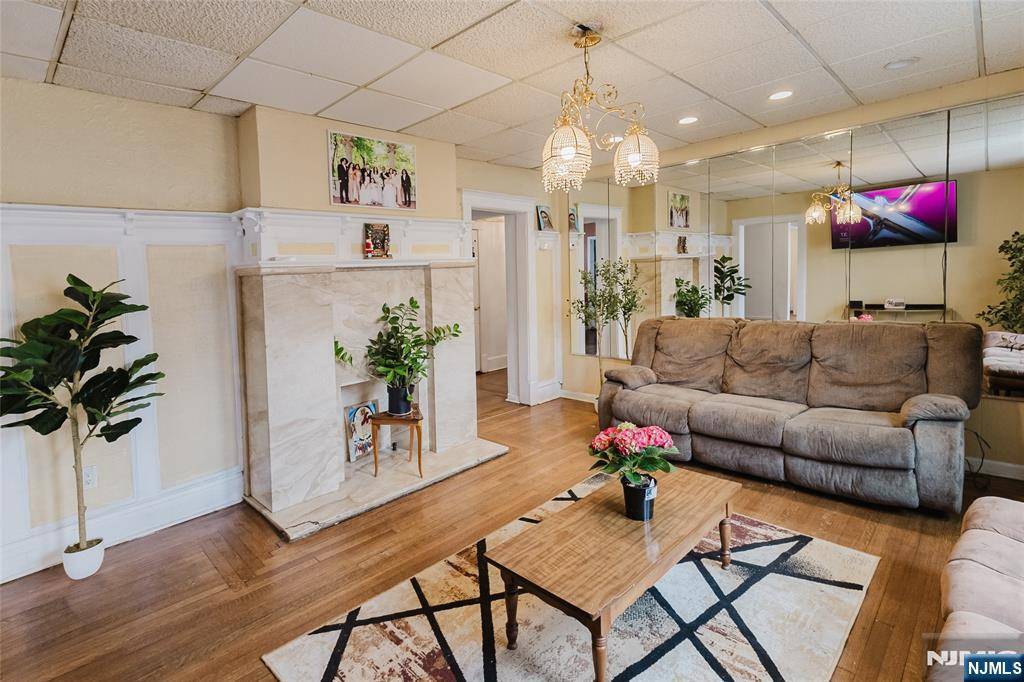 Bergenfield, NJ 07621,16 W Central AVE