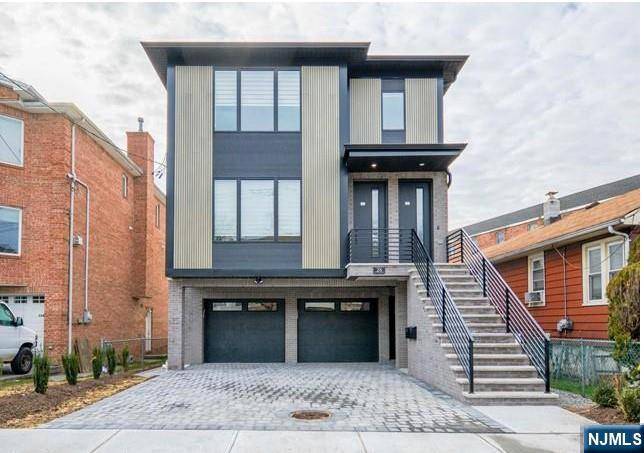 Palisades Park, NJ 07650,28 Prospect ST #1st /Fl