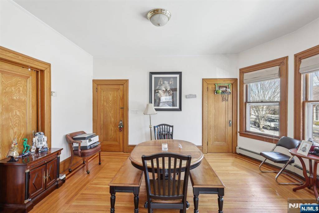 Wyckoff, NJ 07481,587 Wyckoff AVE #2