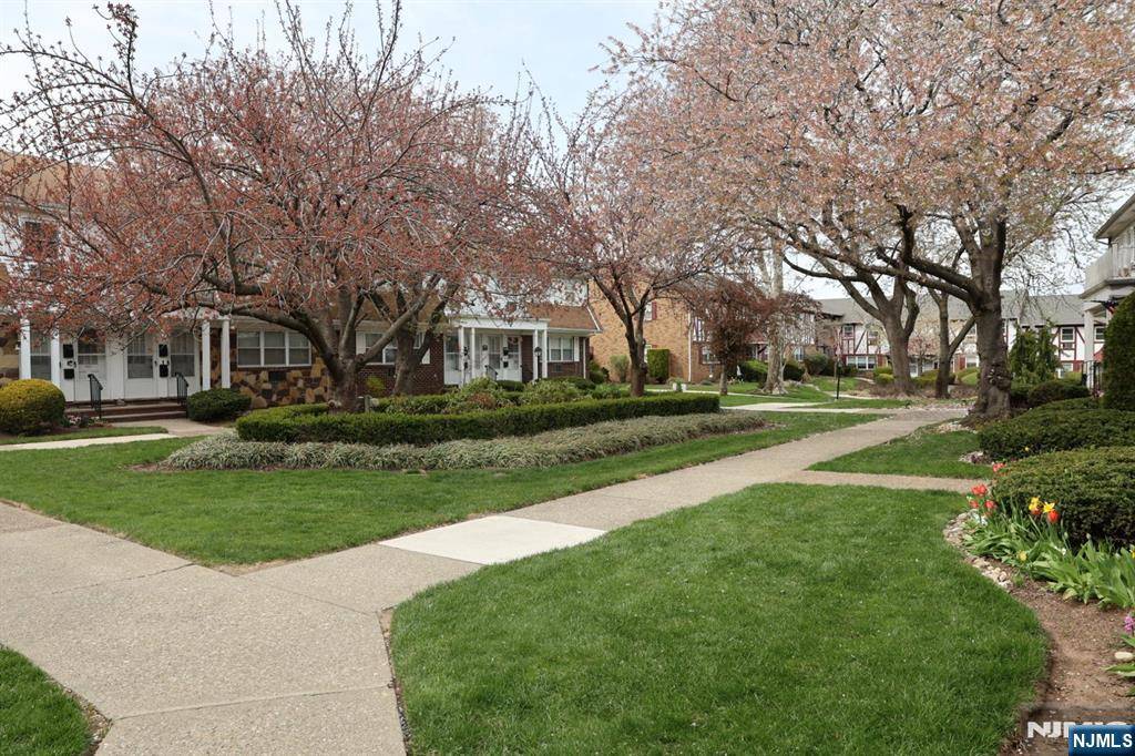 Nutley, NJ 07110,25 River #B10