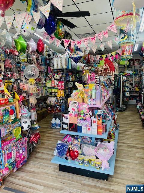 Kearny, NJ 07031,194 Midland AVE