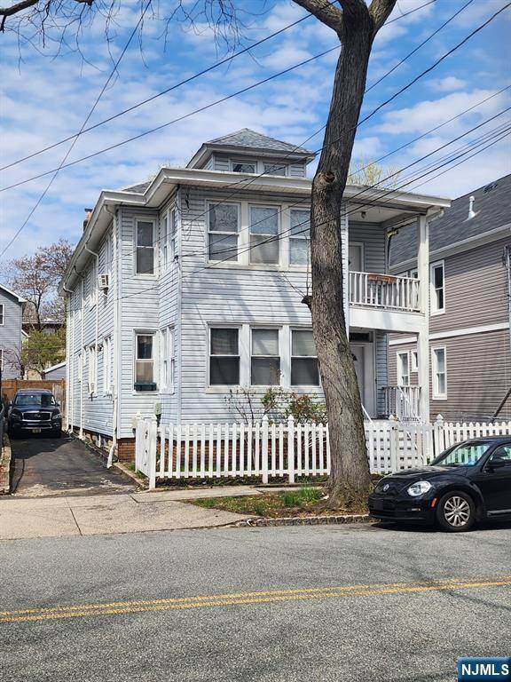 Montclair, NJ 07042,20 Maple AVE