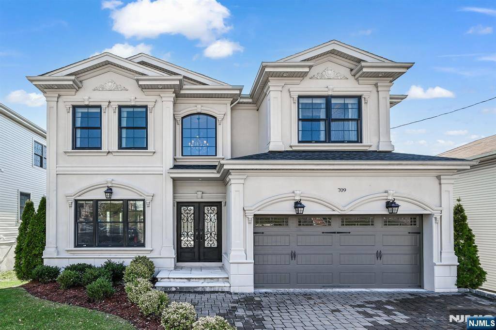 Carlstadt, NJ 07072,709 6th ST