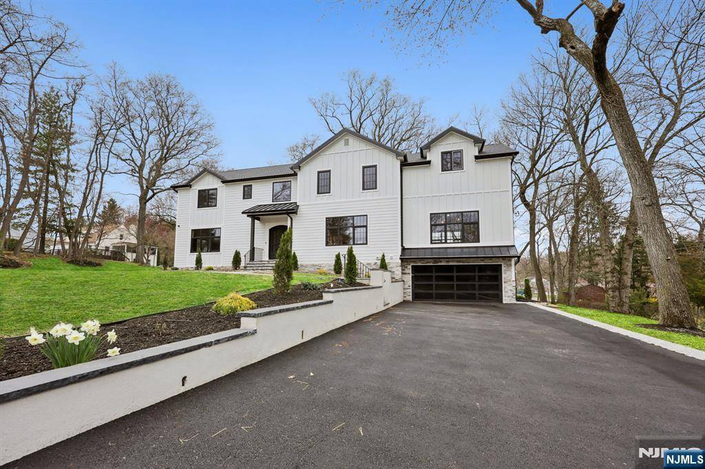 Wyckoff, NJ 07481,32 Hurley AVE