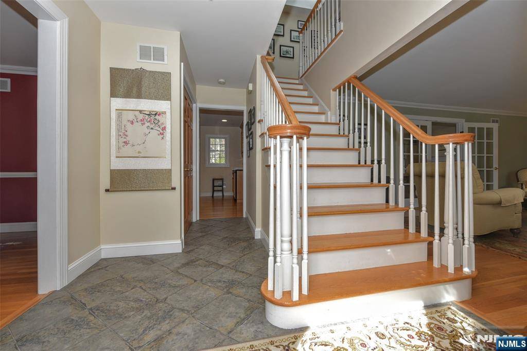 Upper Saddle River, NJ 07458,43 Anona DR