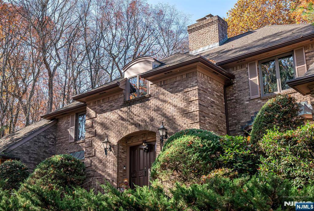 Franklin Lakes, NJ 07417,298 Freemans LN