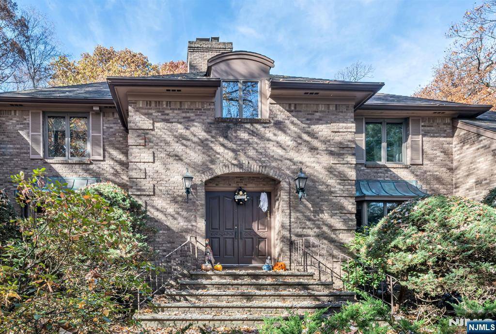 Franklin Lakes, NJ 07417,298 Freemans LN