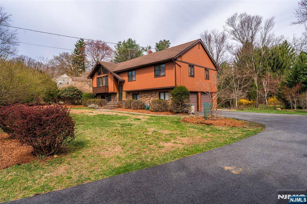 Woodcliff Lake, NJ 07677,6 Hill RD