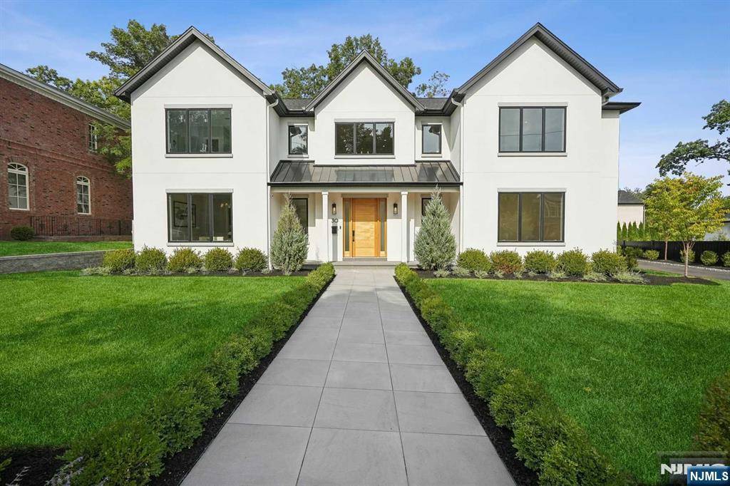 Englewood Cliffs, NJ 07632,30 Priscilla LN