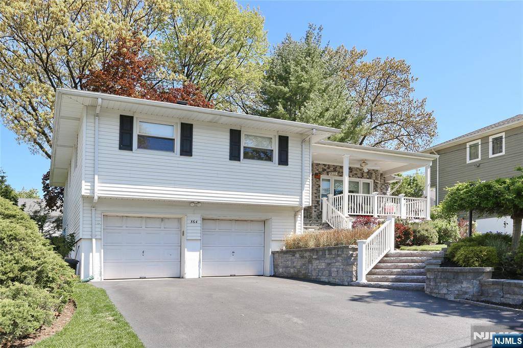 Oradell, NJ 07649,564 Mackay AVE