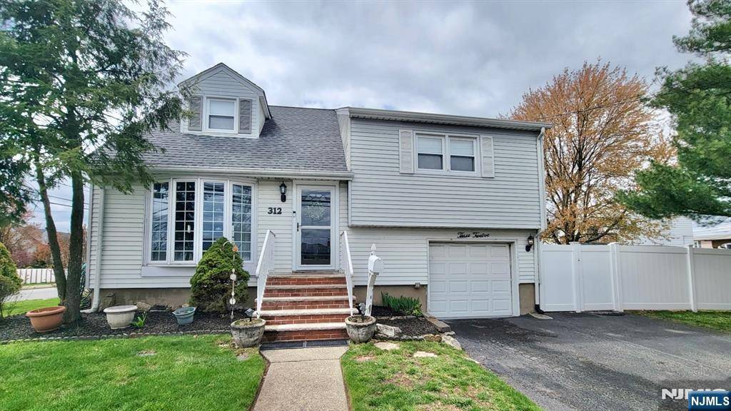 Elmwood Park, NJ 07407,312 Mola BLVD