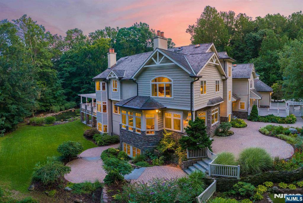 Saddle River, NJ 07458,2 Lookout DR