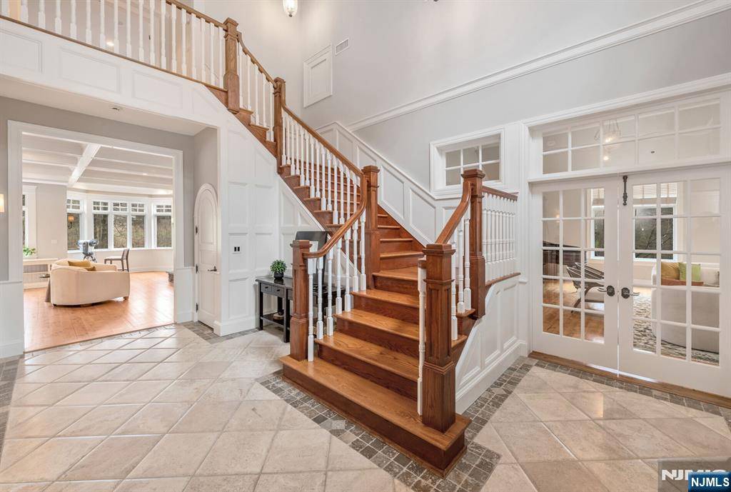 Saddle River, NJ 07458,2 Lookout DR