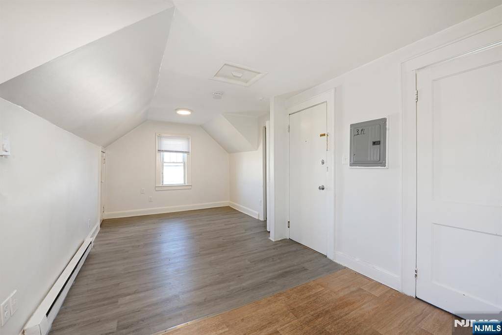 Clifton, NJ 07013,21 Walnut ST #3