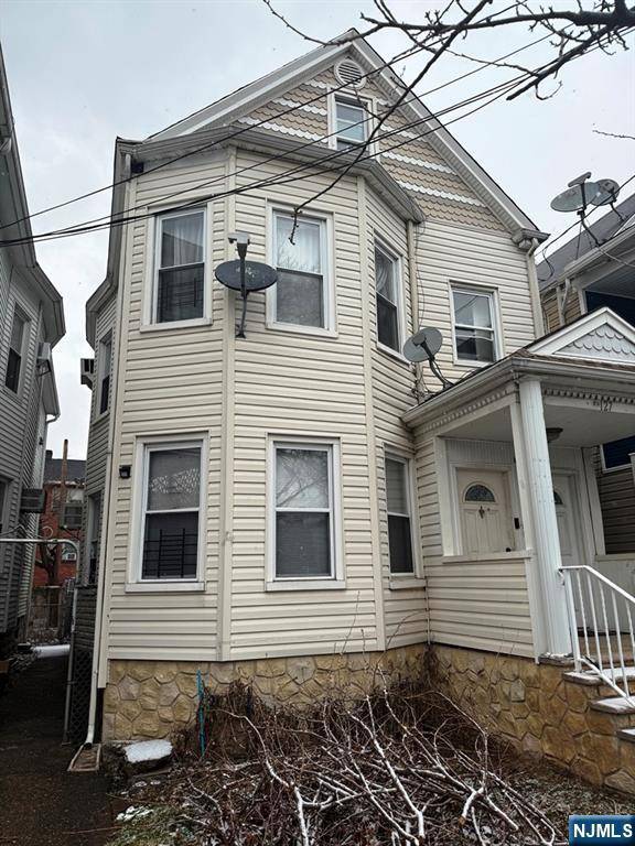 Paterson, NJ 07503,127 Knickerbocker AVE