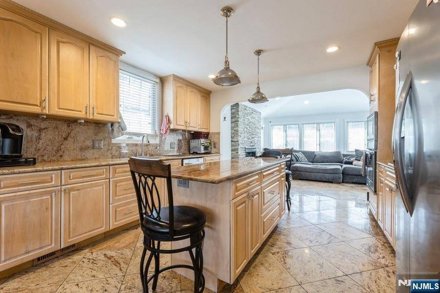 Dumont, NJ 07628,15 Blish PL