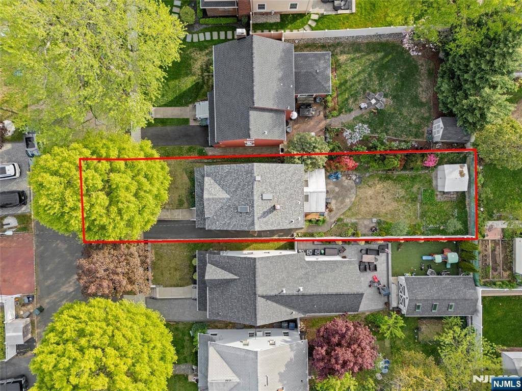 Rutherford, NJ 07070,272 Van Winkle PL