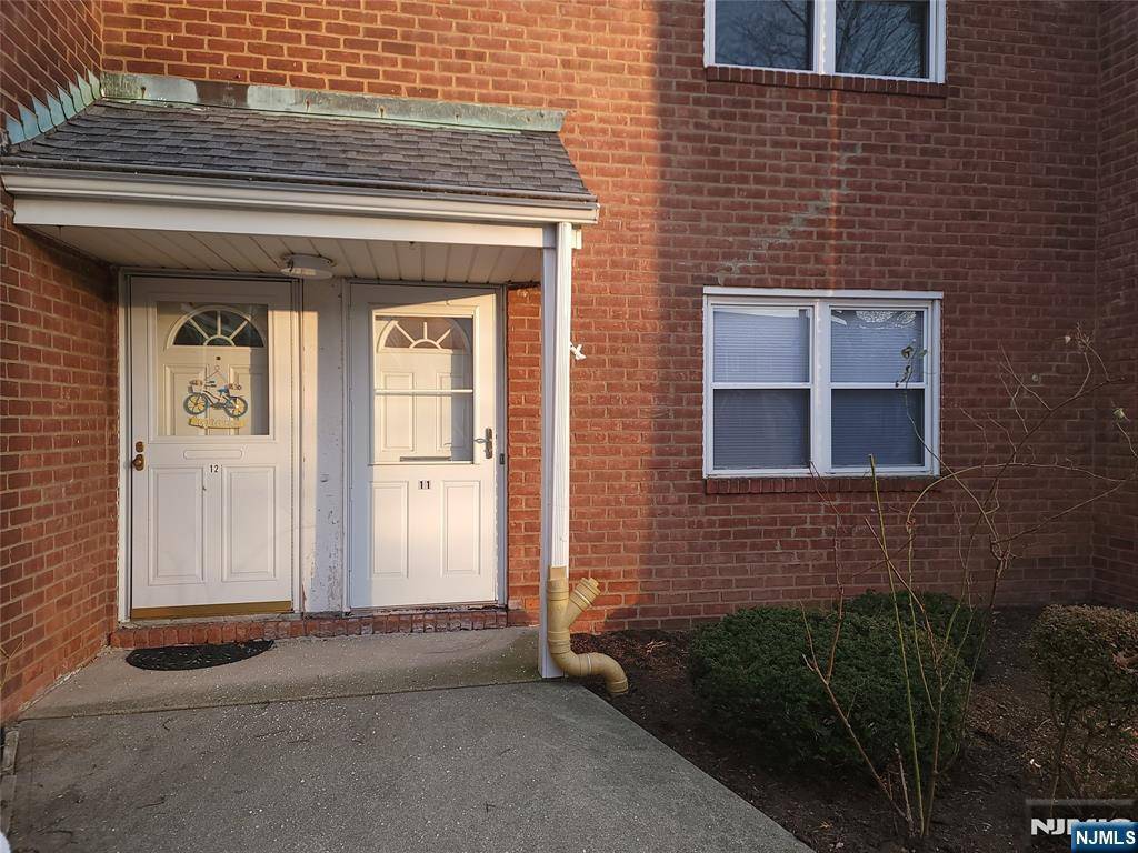 Englewood, NJ 07631,51 W Hudson AVE