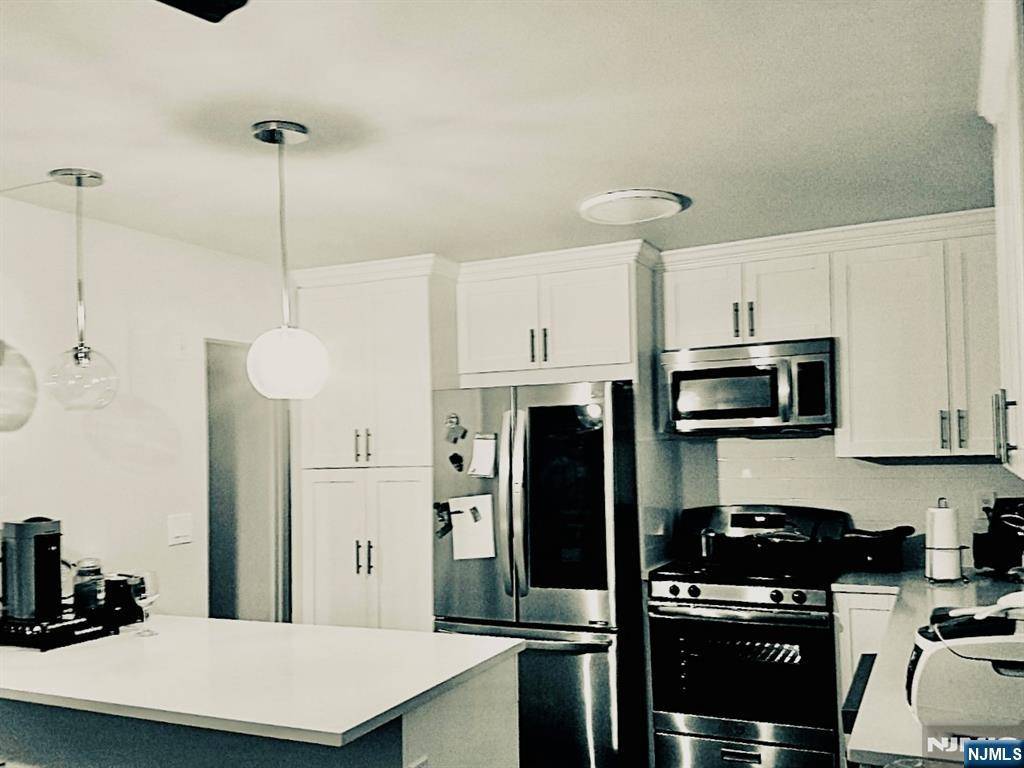 Leonia, NJ 07605,24C Lakeview AVE #24C