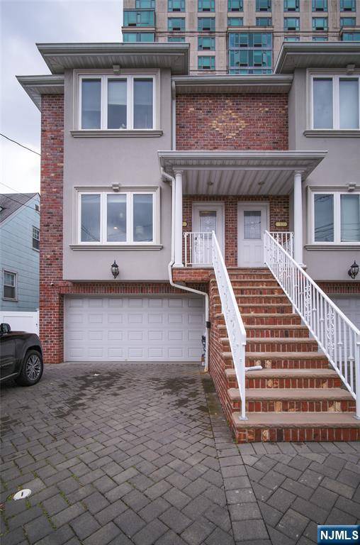 Cliffside Park, NJ 07010,12 Glen ST
