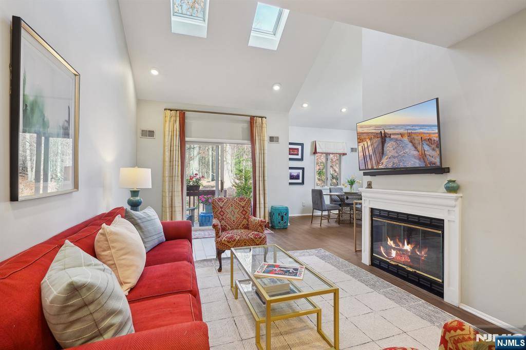 West Orange, NJ 07052,9 Lapis CIR #282