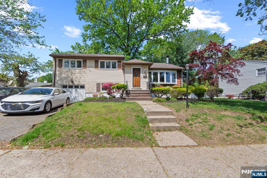 Dumont, NJ 07628,6 Juniper ST