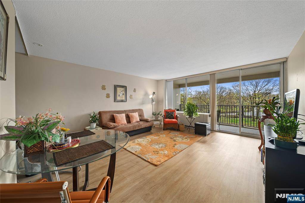 Fort Lee, NJ 07024,6 Horizon RD #206