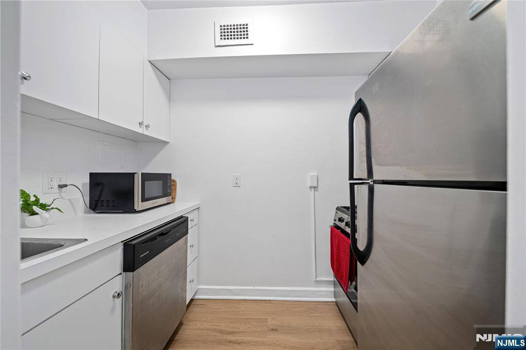 Fort Lee, NJ 07024,6 Horizon RD #206