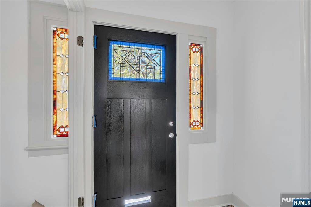 Teaneck, NJ 07666,275 Carlton TER