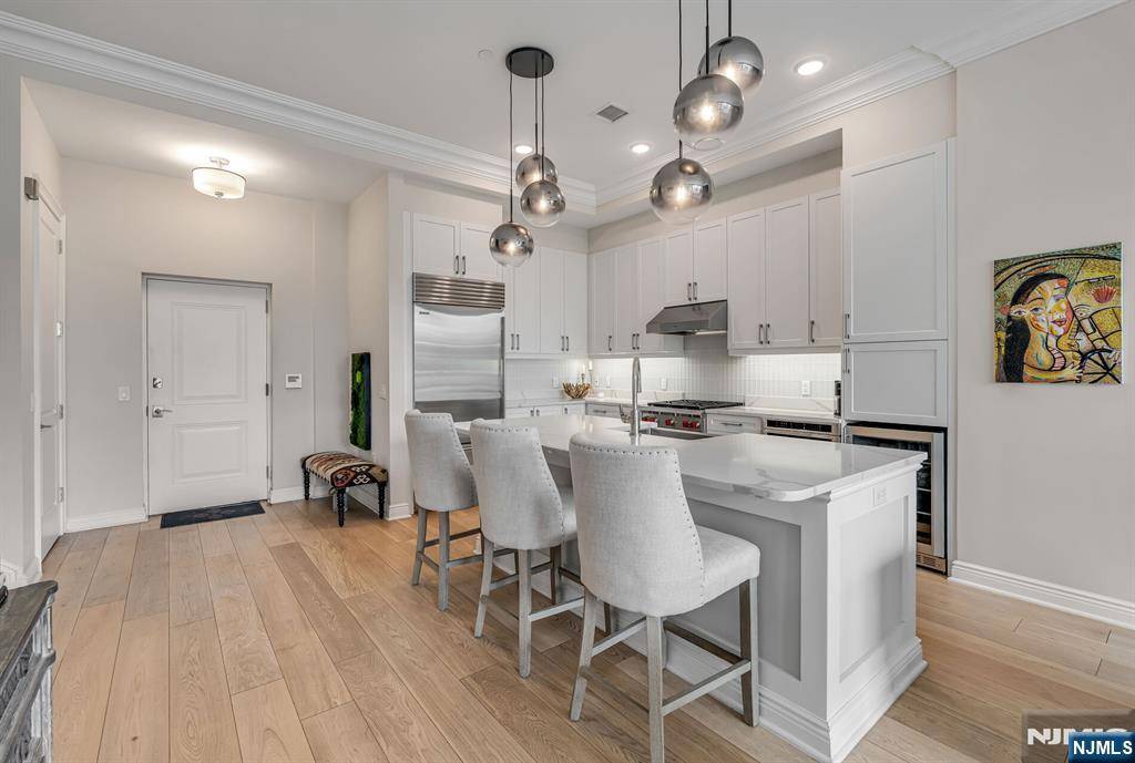 Edgewater, NJ 07020,3 Somerset LN #103