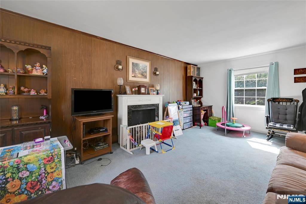 River Edge, NJ 07661,450 Kinderkamack RD