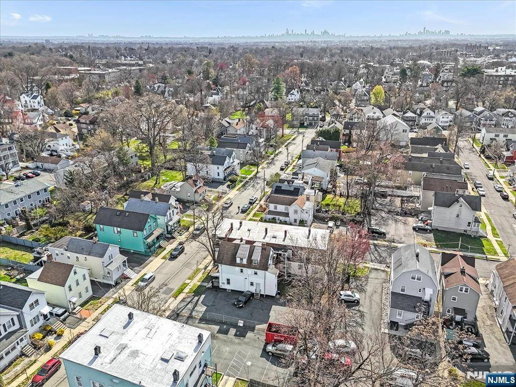 Montclair, NJ 07042,27 William ST