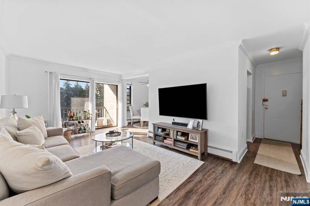 Nutley, NJ 07110,355-371 River RD #365-L