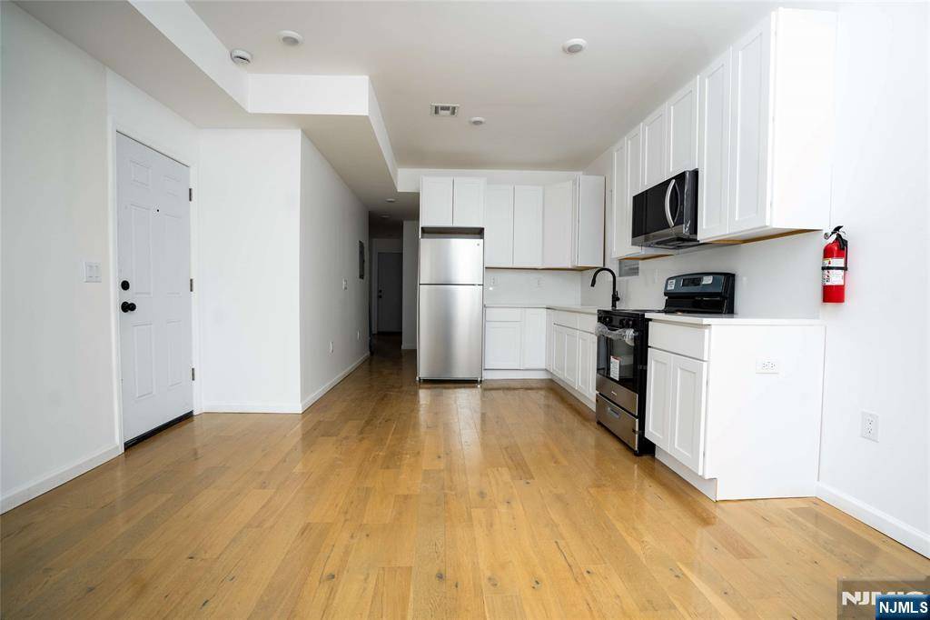 Newark, NJ 07112,137 Hobson ST