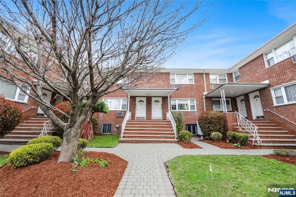Cliffside Park, NJ 07010,201 Oakdene PL #D2