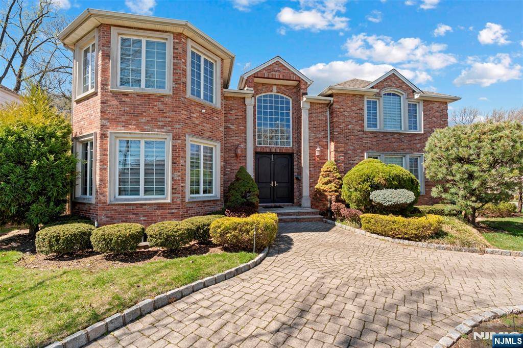 Englewood Cliffs, NJ 07632,594 Floyd ST